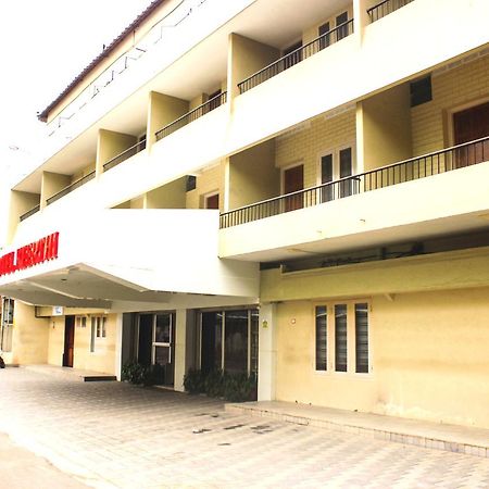 Keerthi Hotel Thiruvananthapuram Kültér fotó