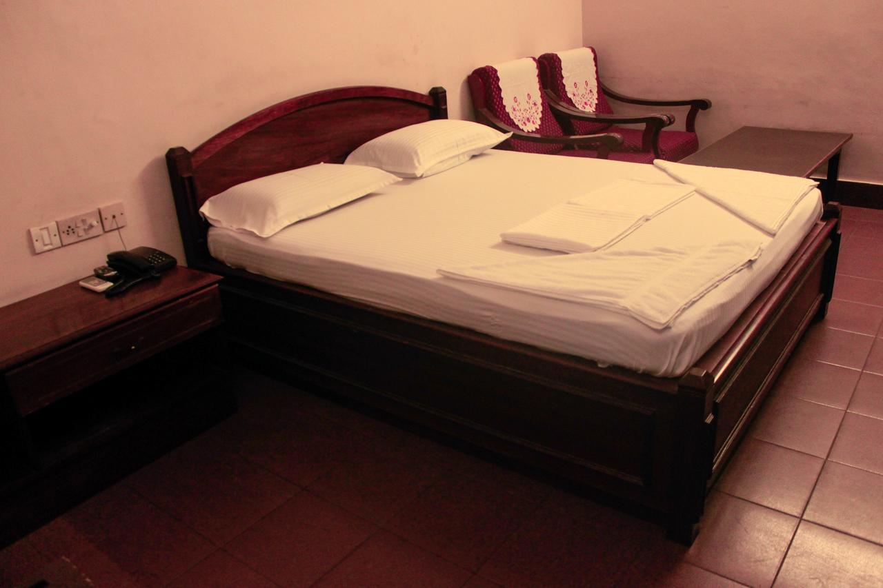 Keerthi Hotel Thiruvananthapuram Kültér fotó