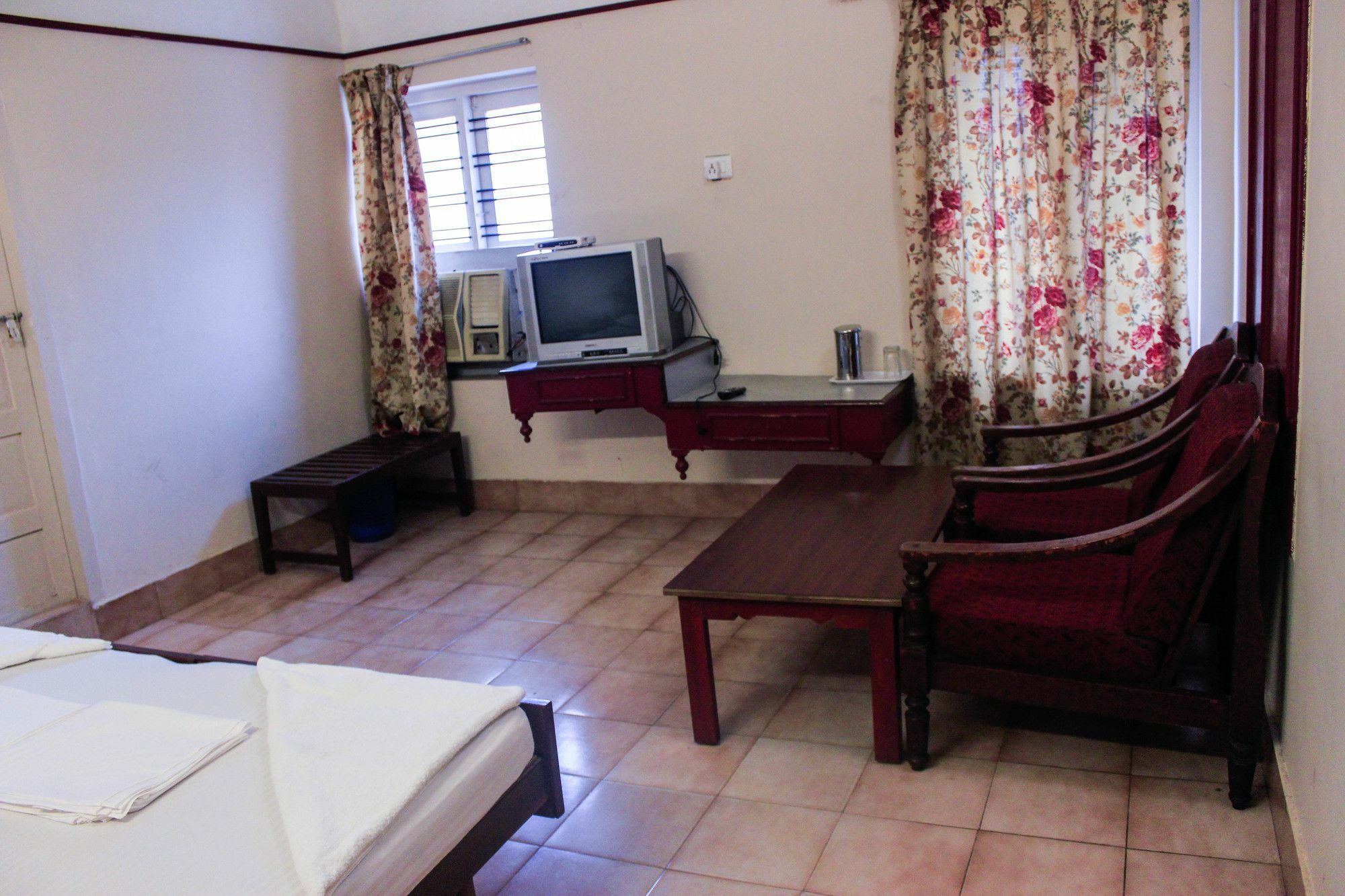Keerthi Hotel Thiruvananthapuram Kültér fotó