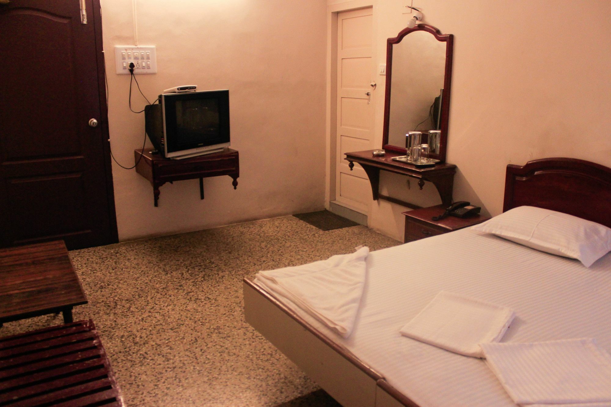 Keerthi Hotel Thiruvananthapuram Kültér fotó