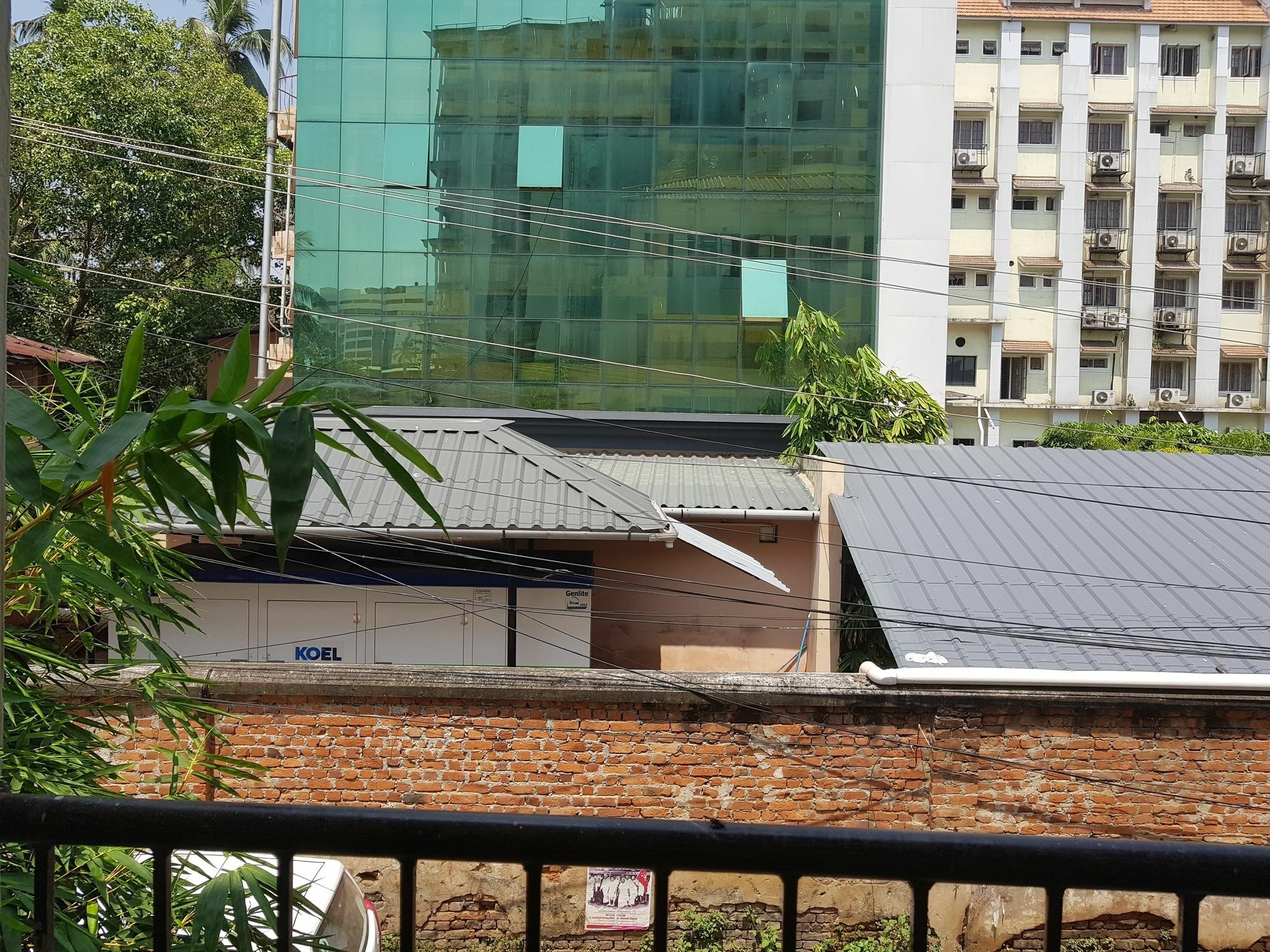 Keerthi Hotel Thiruvananthapuram Kültér fotó